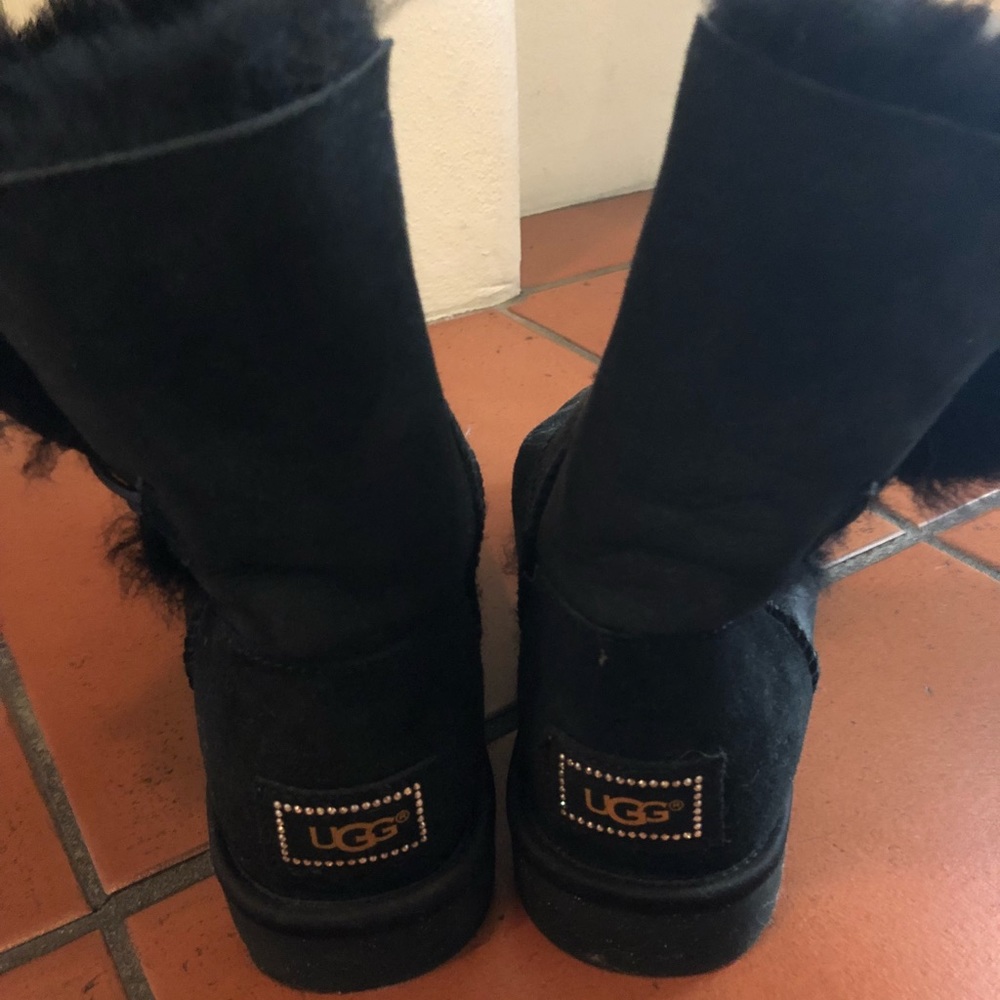 Black uggs with sparkle bottoms
